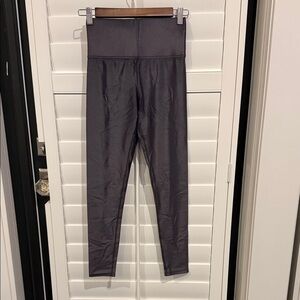 Carbon38 High-Waisted Leggings in Dark Gray